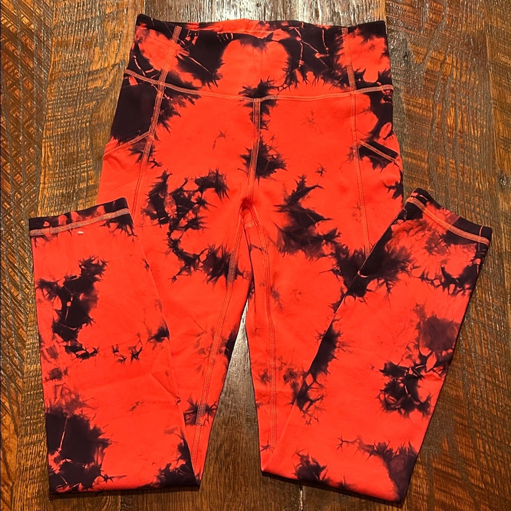 Lululemon Tie-Dye Active Leggings - Red & Black 25’ w pockets